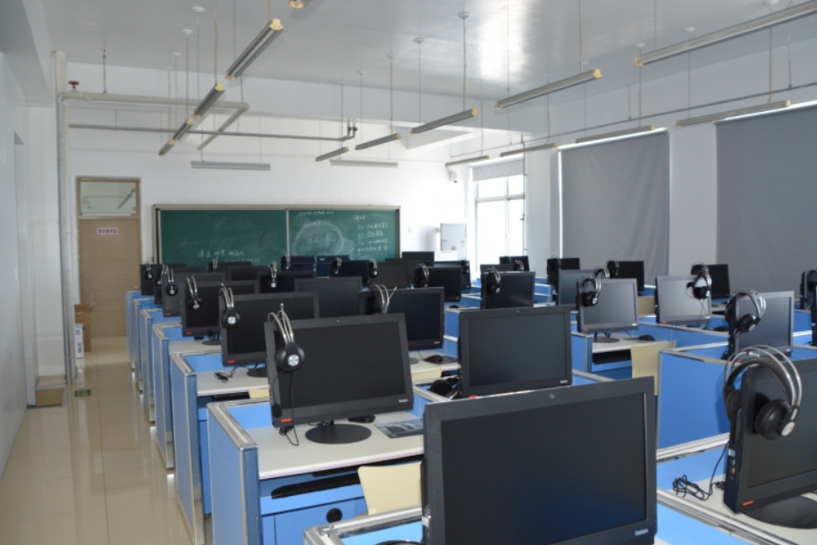 小學(xué)語(yǔ)音教室案例